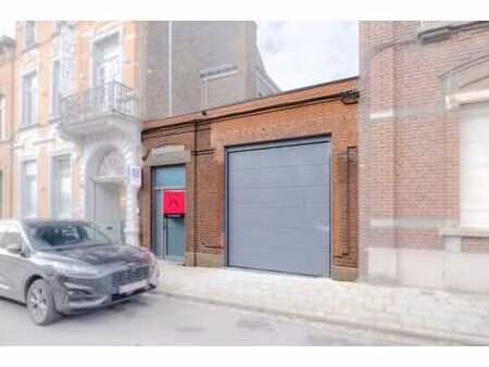 entrepôt de stockage rénové - eau  électricité  égouts