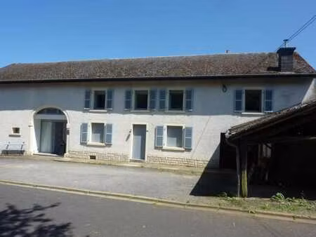 fermette partiellement rénovée avec grand garage + terrain