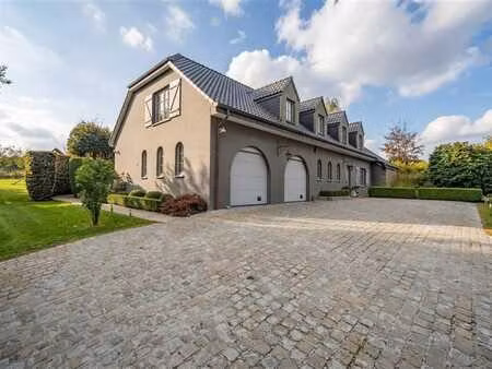 magnifique villa luxueuse avec dépendances