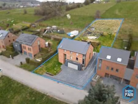 imposante villa contemporaine prête à vivre sur 12a peb- b