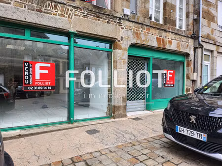 a louer - centre ville de tinchebray   dans rue passante  local commercial de 168 m³