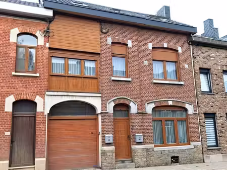 tres bel immeuble de 2 appartements loués !