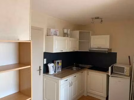 location appartement 2 pièces meublé à fougères (35300) : à louer 2 pièces meublé / 28m² f