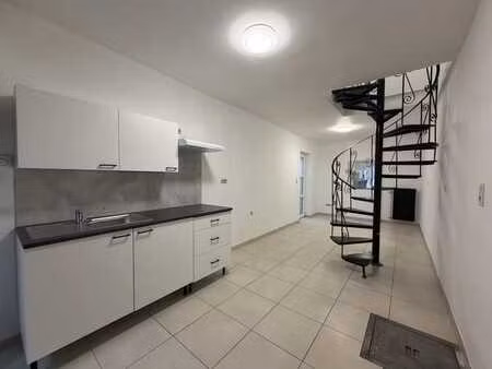 petite maison deux chambres en ordre