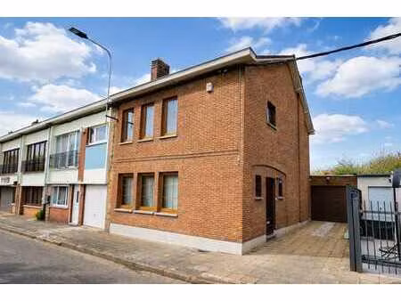 maison 3 fç de 120 m²  3ch  garage  cave  cour et terrasse