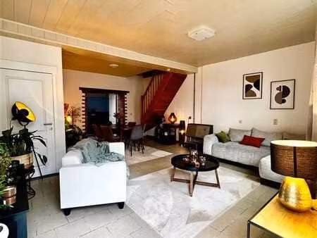 maison moderne avec de beaux volumes