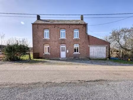 attrayante petite maison avec grand jardin