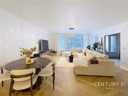 superbe appartement 3 chambres + emplacement parking interie