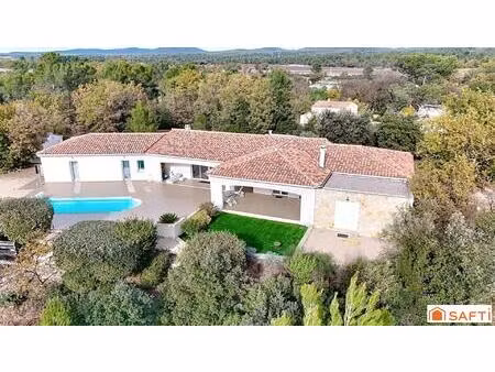 villa d'architecte de 205 m² avec une vue exceptionelle  une piscine et un garage de 50 m²