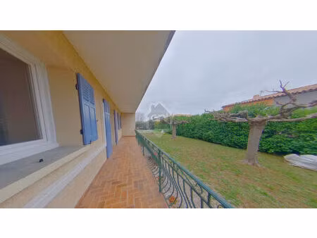 appartement t2 - rdc bas de villa - le luc - 53.60m²