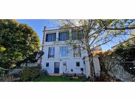 maison de luxe à vendre dans le quartier val fleury