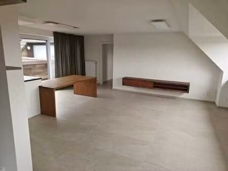 appartement spacieux à sint-andries