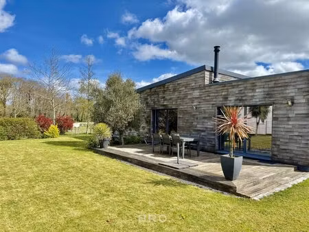 a vendre plain pied 101 m2 sulniac centre - 3 chambre- garage- terrain de 817 m2