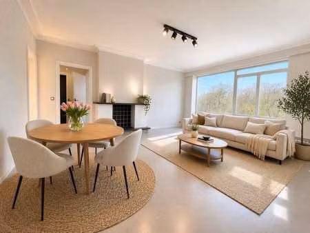 appartement avec deux chambres et terrasse près du centre