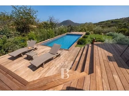 porto-vecchio  precojo  villa 2 chambres  piscine chauffée  proche plage de santa giulia .