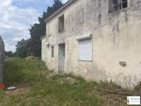 vente maison à montreuil (85200) : à vendre / 133m² montreuil