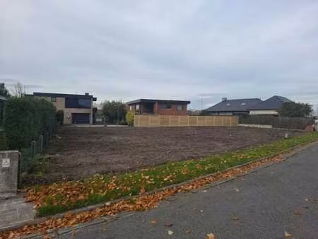 terrain tres bien situe