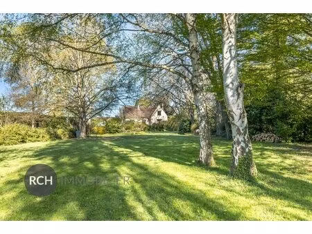 proche de houdan secteur ccph - maison familiale avec piscine située dans un environnement