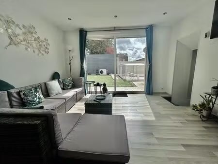 maison familiale avec piscine et sauna – villers-bretonneux