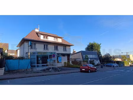 maison fontenay le fleury 7 chambres + local commercial (± 71.4 m²)