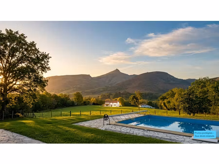 vente maison 5 pièces 186 m² à urrugne (64122)  1 150 000 €
