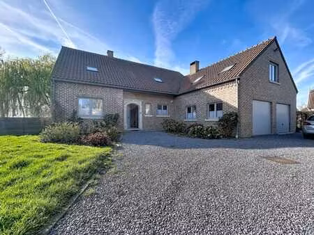 vaste et charmante maison 4 chambres + bureau   jardin