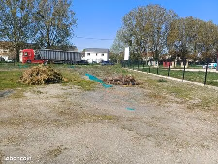 location terrain commercial 1200m2