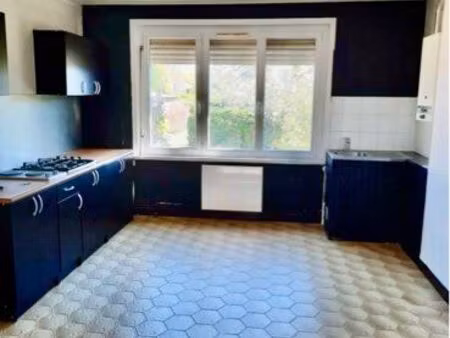 particulier tout appartement centre ville de courrieres