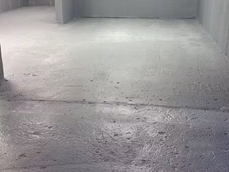 garage 85 m2 à louer