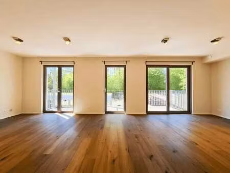 superbe appartement 3 chambres au calme à écaussinnes