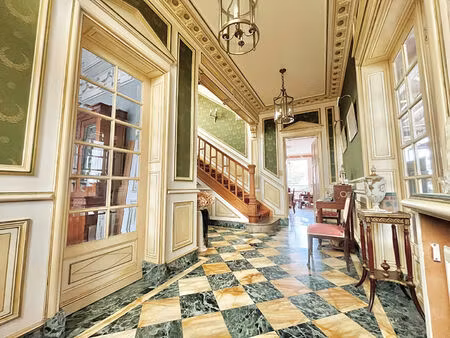 élégante maison bourgeoise au fort potentiel
