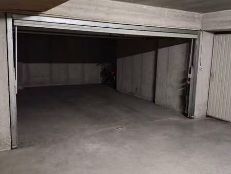 garage double a vendre près de la digue à saint-idesbald!