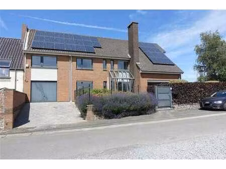 maison 3 façades 4 chambres 1.650 € avec piscine couverte