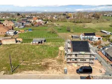 goed gelegen bouwgrond voor gesloten bebouwing te meerbeke