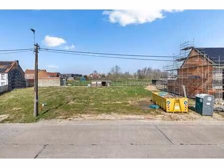 rustig gelegen bouwgrond voor halfopen bebouwing te meerbeke