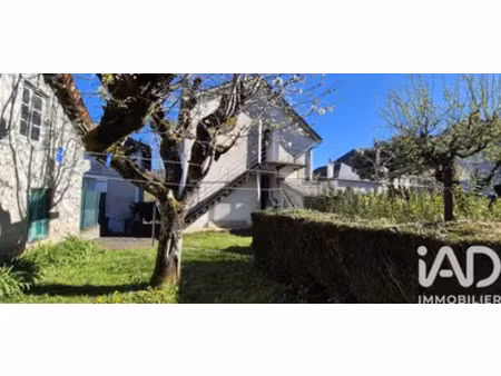 immeuble à vic-sur-cère (15800)