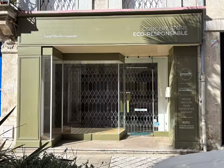 location commerce 36 m² à rochefort (17300)