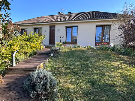 belleneuve  sur un superbe terrain  belle maison soignée