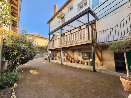 maison familiale de 165m2 + appartement independant de 55m2  terrasse  garage de 135m2  de