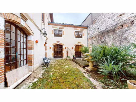 vente maison 9 pièces 236 m² valence (82400)