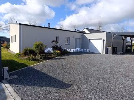 maison récente de plain pied - 97.13 m² hab - 868m² de jardin paysager - garage - préau