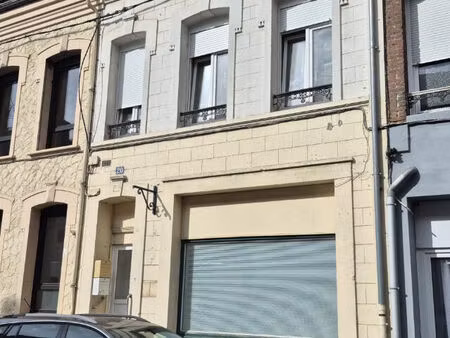 appartement 60 m² et local commercial