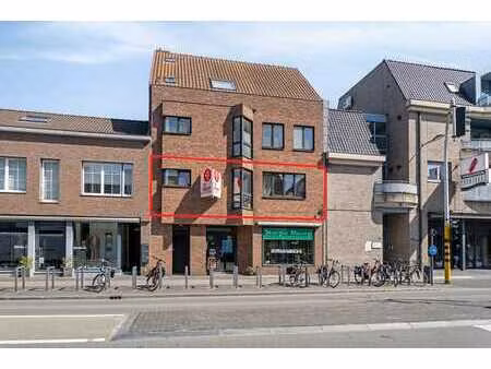 propriété d'investissement avec immobilier commercial et 3 a