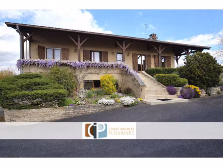 maison familiale avec fort potentiel dans village avec comme