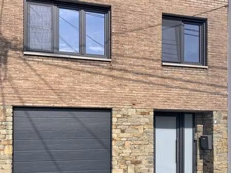 maison 2 chambres avec garage et jardin