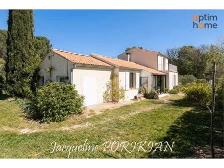 la motte d'aigues : villa t5 sur terrain de 1480m2 clos