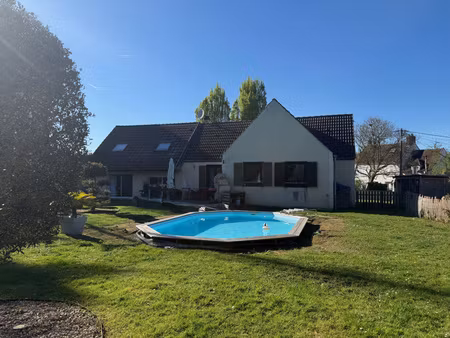 pavillon indépendant  quatre chambres dont trois de plain pied sur plus de 1100 m² de terr