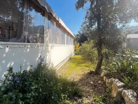 terrain de loisir avec mobile-home