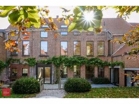 spacieuse maison de ville rénovée - idéale pour un bureau...