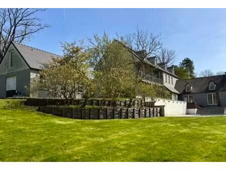 maison familiale aux volumes généreux avec annexe - peb b